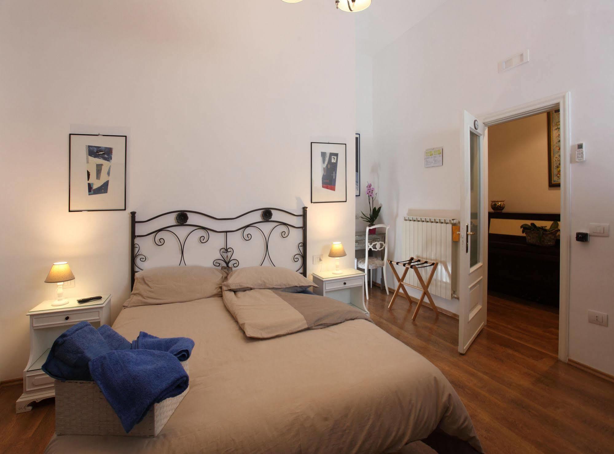 Bed and Breakfast Napoli Pietrasanta Lt Экстерьер фото
