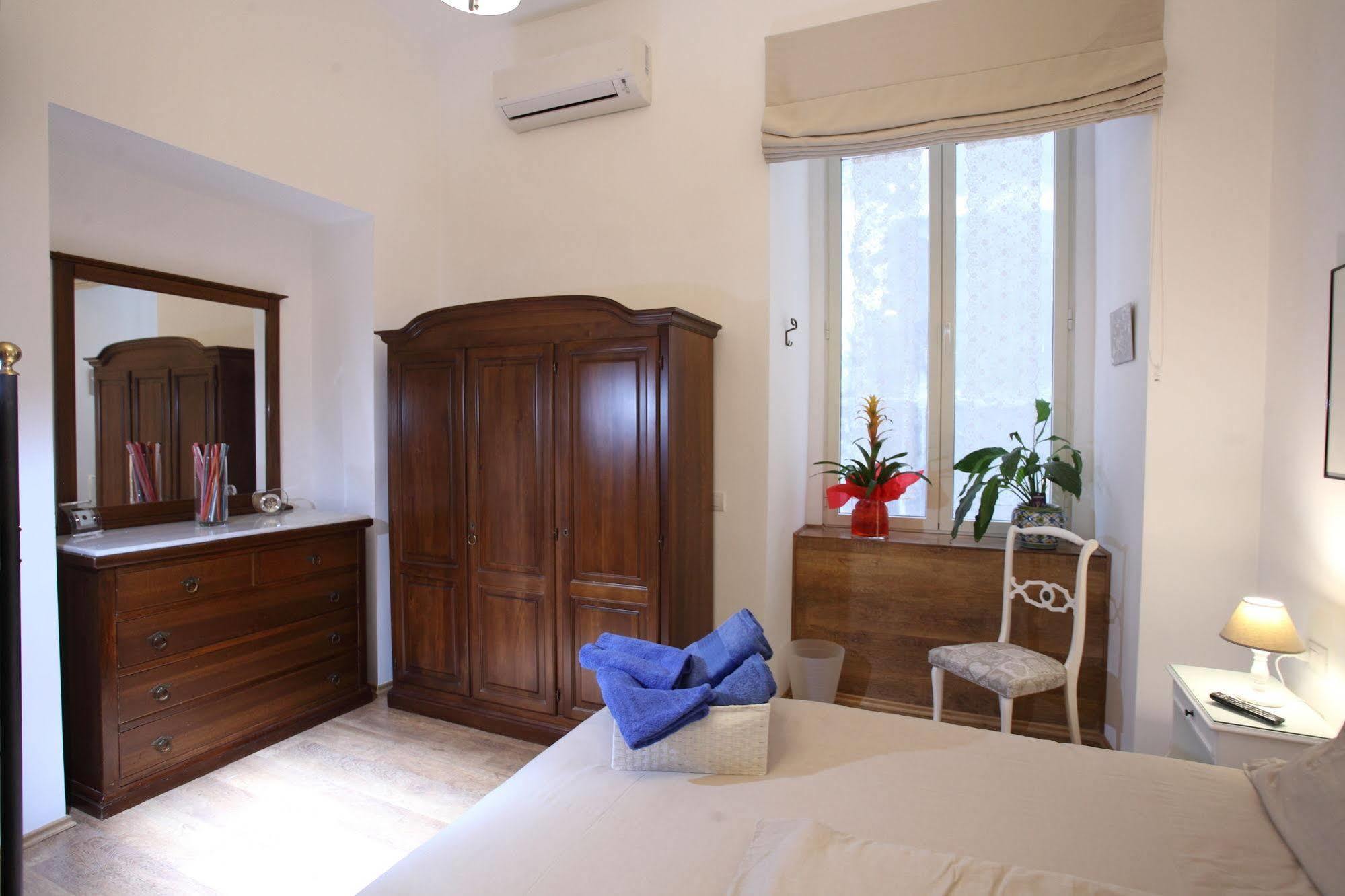 Bed and Breakfast Napoli Pietrasanta Lt Экстерьер фото